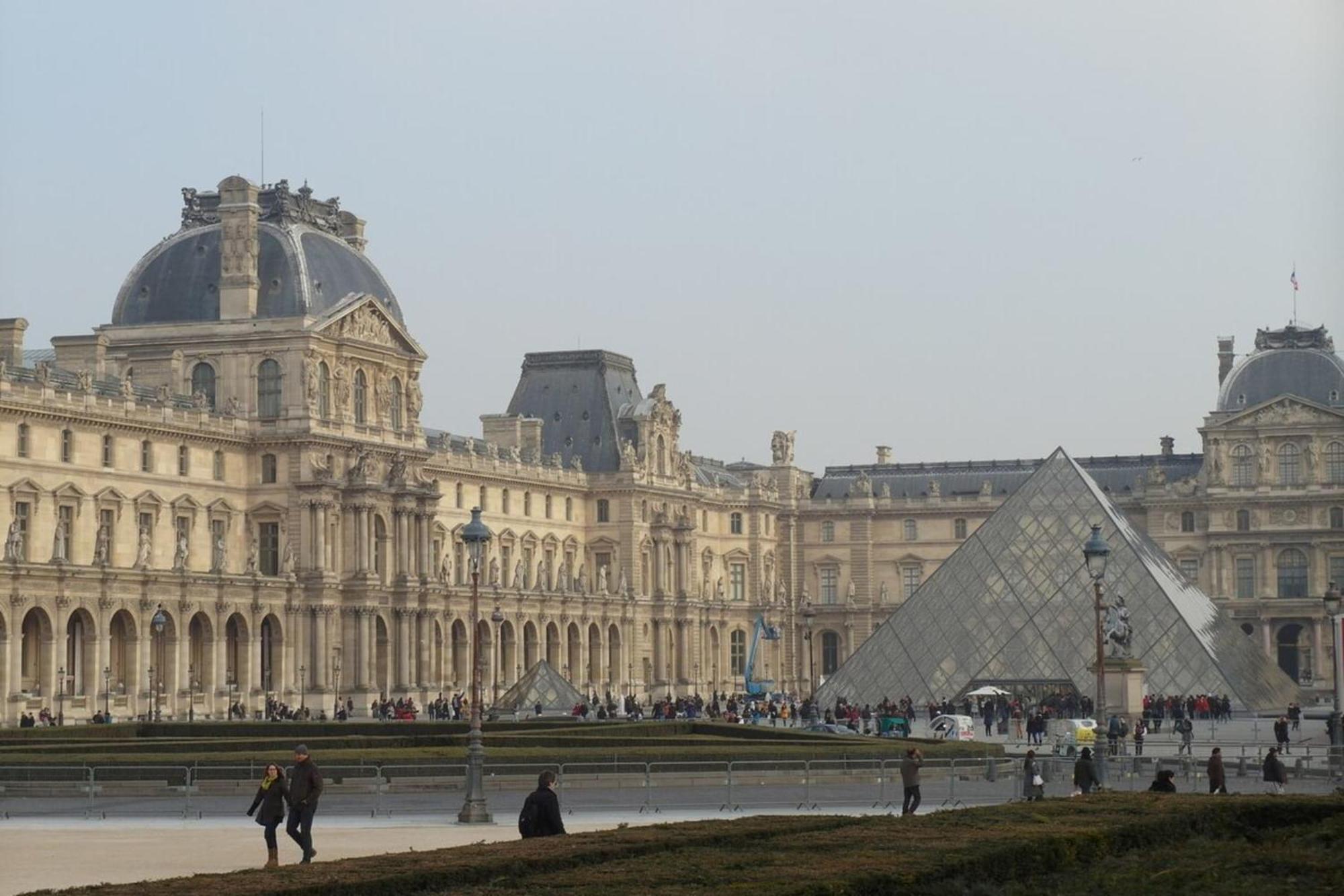 Louvre Parisian Duplex Exterior foto